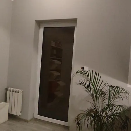 Bialy Z Ogrodem, 3 Sypialnie ヴィラ