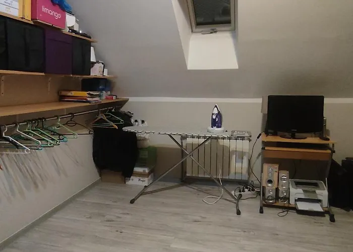 Bialy Z Ogrodem, 3 Sypialnie Villa *